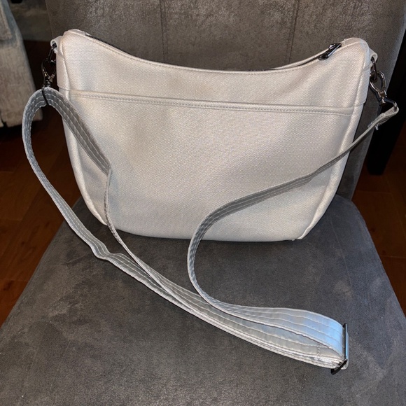 EUC Lug Harmony Matte Lux Silver Crossbody Shoulder Handbag - Picture 4 of 7